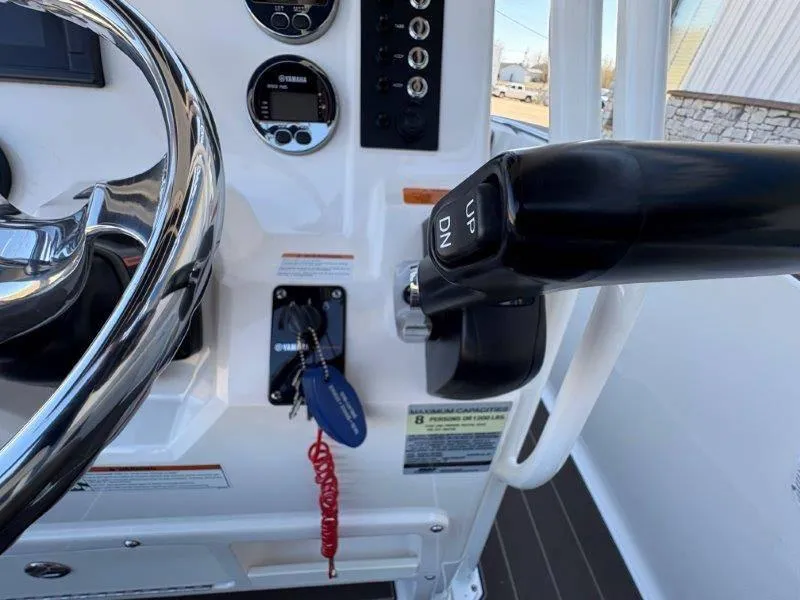 Slide: The Image of Robalo R202 Explorer 2020 - 48