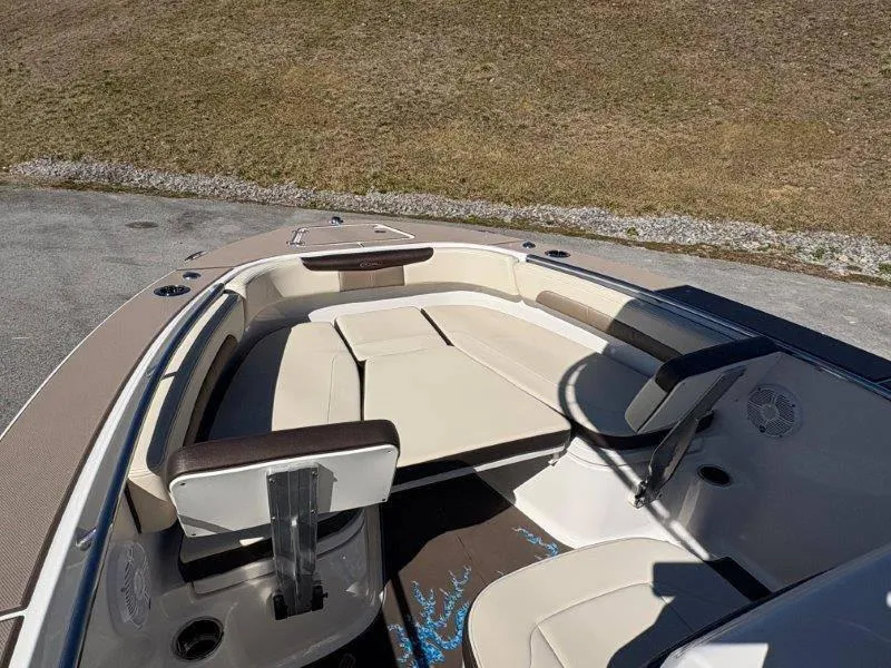 Slide: The Image of Robalo R202 Explorer 2020 - 54