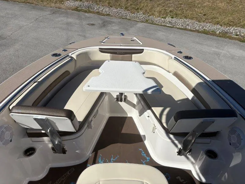 Slide: The Image of Robalo R202 Explorer 2020 - 67