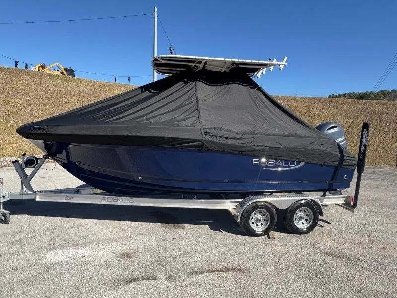 Slide: The Image of Robalo R202 Explorer 2020 - 89