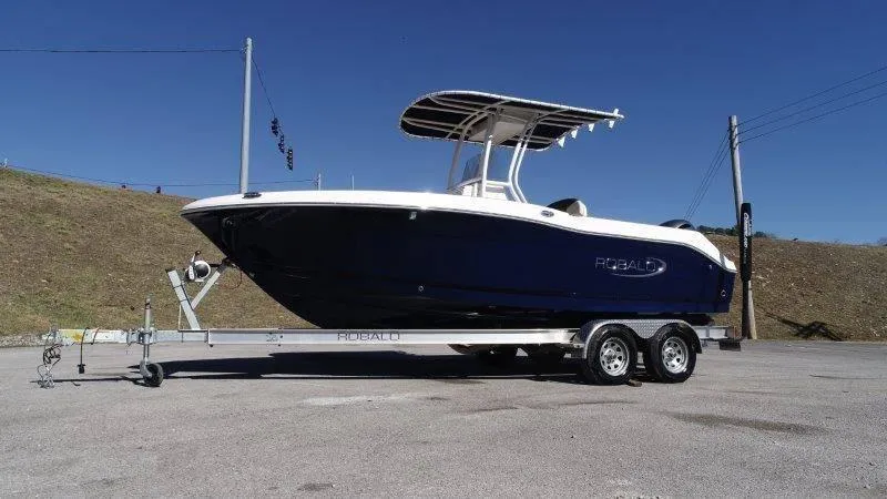 Slide: The Image of Robalo R202 Explorer 2020 - 9