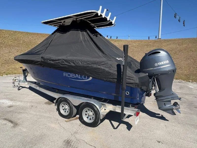 Slide: The Image of Robalo R202 Explorer 2020 - 90