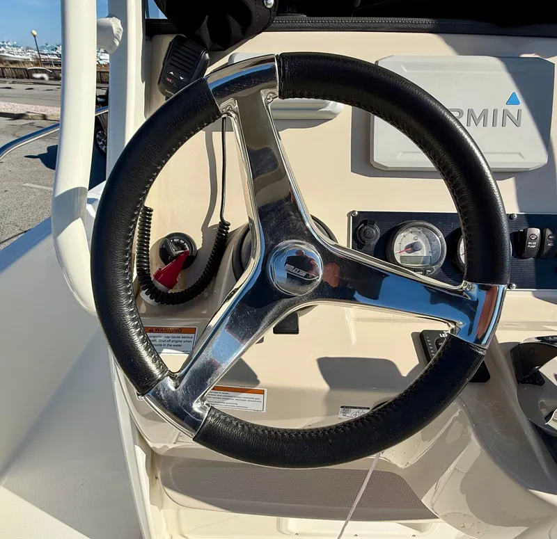 Slide: The Image of Boston Whaler 210 Dauntless 2020 - 21