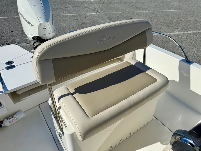 Slide: The Image of Boston Whaler 210 Dauntless 2020 - 35