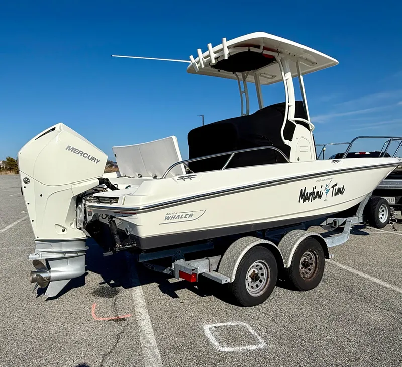 Slide: The Image of Boston Whaler 210 Dauntless 2020 - 4