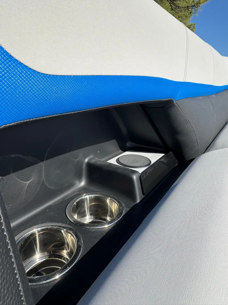 Slide: The Image of Crest Caribbean 250SLRC 2025 - 10