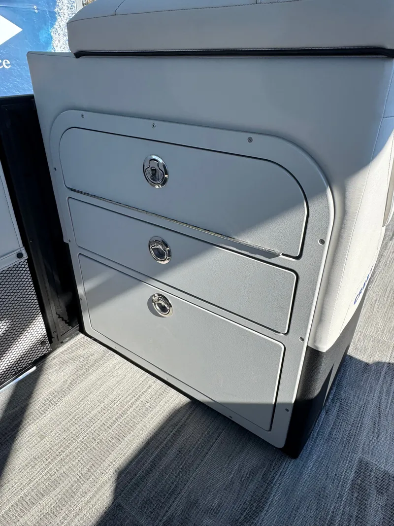 Slide: The Image of Crest Caribbean 250SLRC 2025 - 8