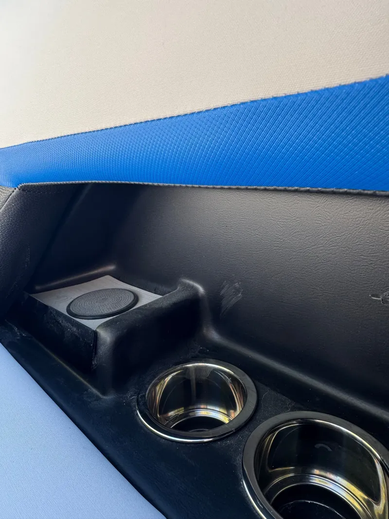 Slide: The Image of Crest Caribbean 250SLRC 2025 - 9