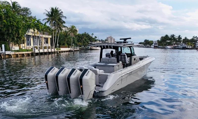 Slide: The Image of HCB 42 Lujo 2024 - 17