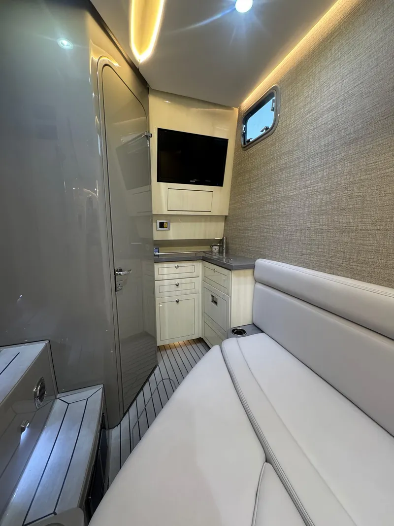 Slide: The Image of HCB 42 Lujo 2024 - 40