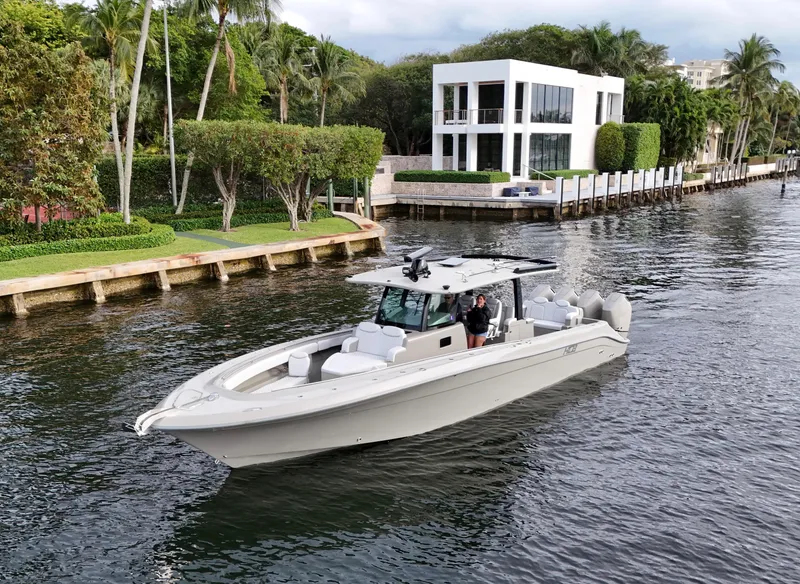 Slide: The Image of HCB 42 Lujo 2024 - 5