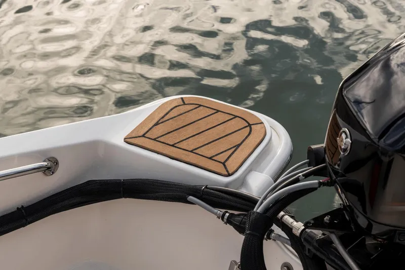 Slide: The Image of Boston Whaler 130 Super Sport 2025 - 27