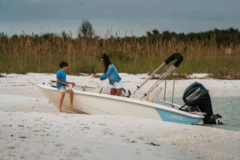 Slide: The Image of Boston Whaler 130 Super Sport 2025 - 7