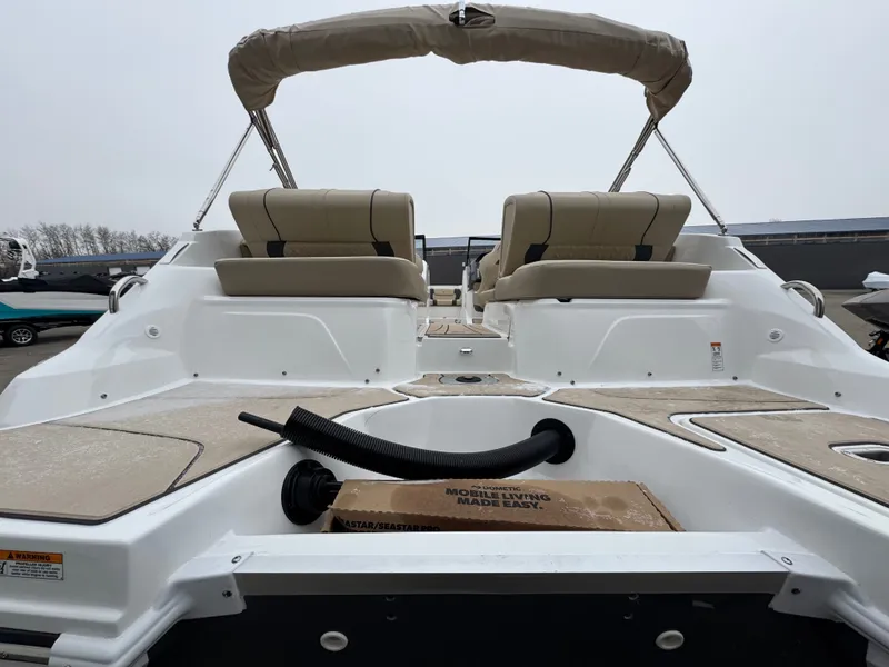 Slide: The Image of Hurricane SunDeck 2600 OB 2025 - 12