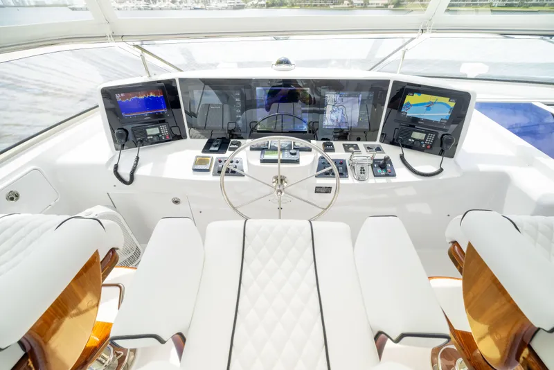 Slide: The Image of Hatteras 80 Motor Yacht 2005 - 54