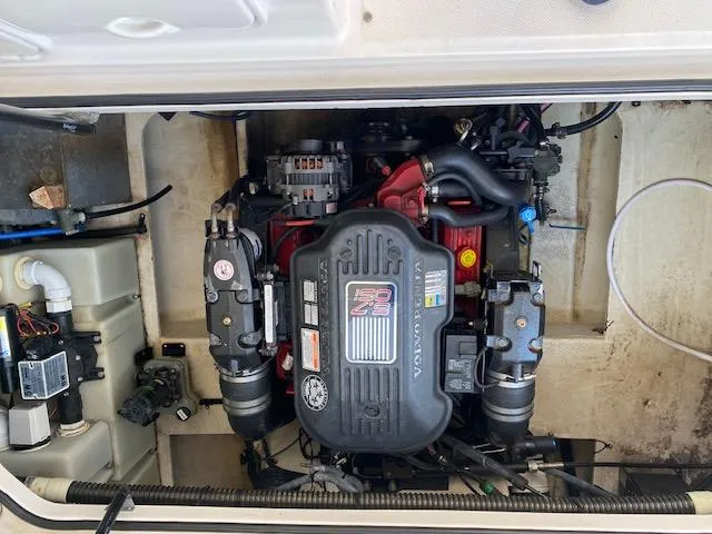 Slide: The Image of Regal 2565 Express Cruiser 2007 - 18