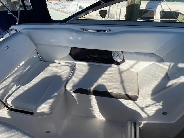 Slide: The Image of Regal 2565 Express Cruiser 2007 - 7