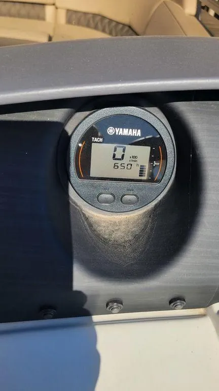 Slide: The Image of Yamaha tachometer on 2020 Bennington 24 RTFBC boat dashboard. - 4