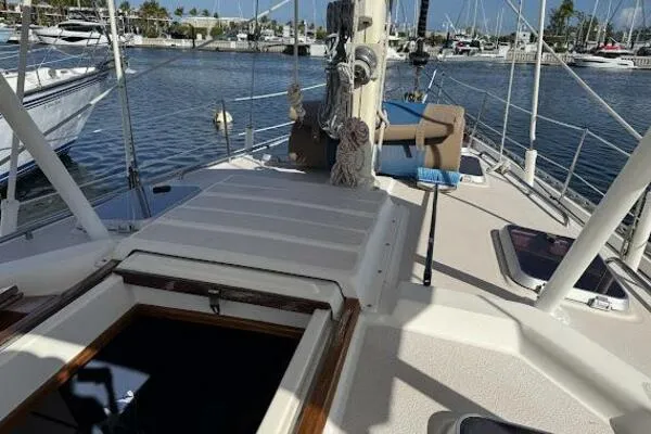 Slide: The Image of Sailboat deck view of 1989 Catalina Morgan 440 in marina setting. - 19