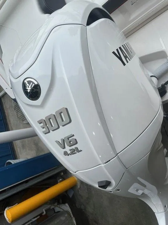 Slide: The Image of 2024 Regal LX4 with Yamaha 300 V6 4.2L outboard engine. - 16