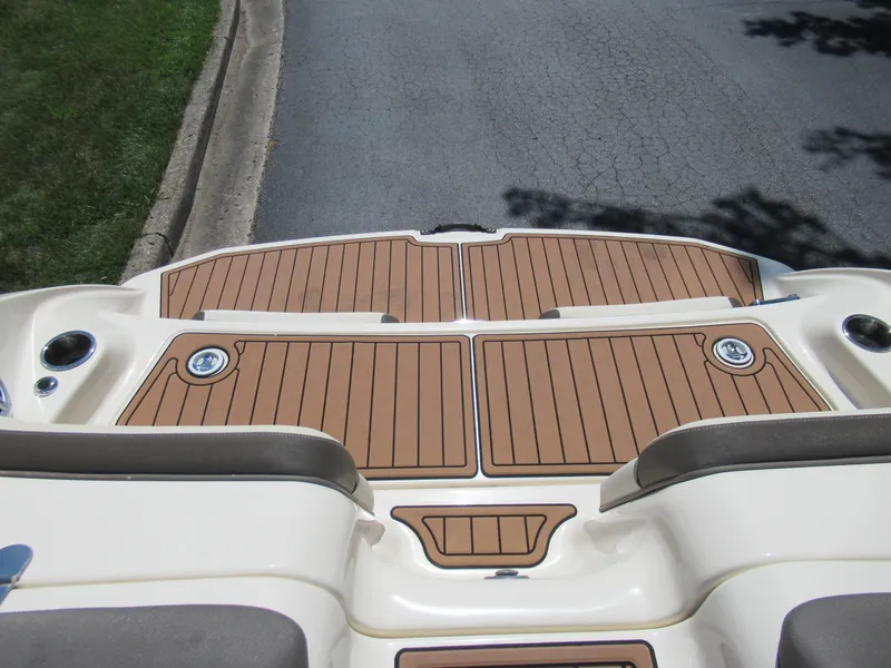 Slide: The Image of 2014 Yamaha Boats 242 Limited swim platform with teak-style decking. - 27