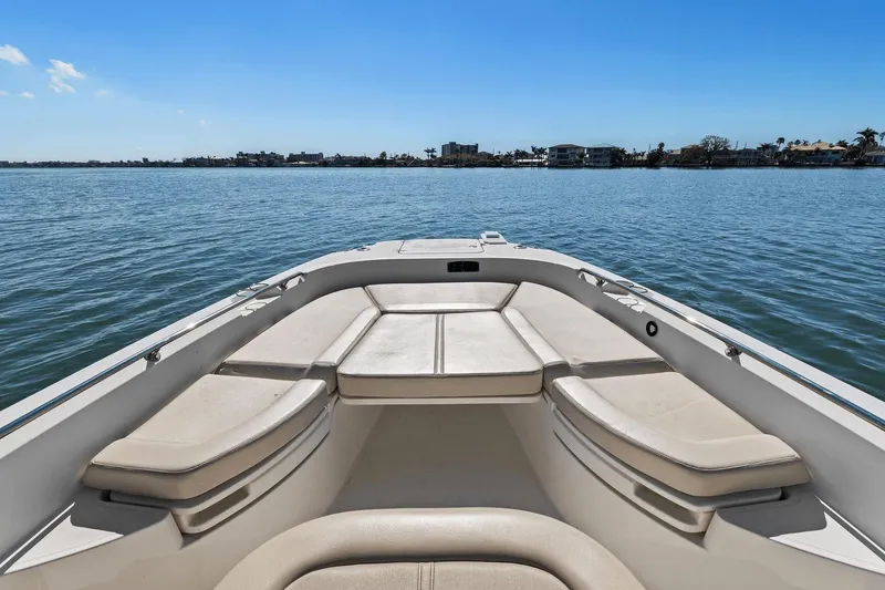 Slide: The Image of Boston Whaler 270 Dauntless 2020 - 19