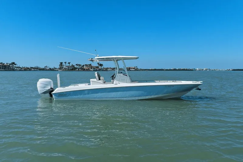 Slide: The Image of Boston Whaler 270 Dauntless 2020 - 2