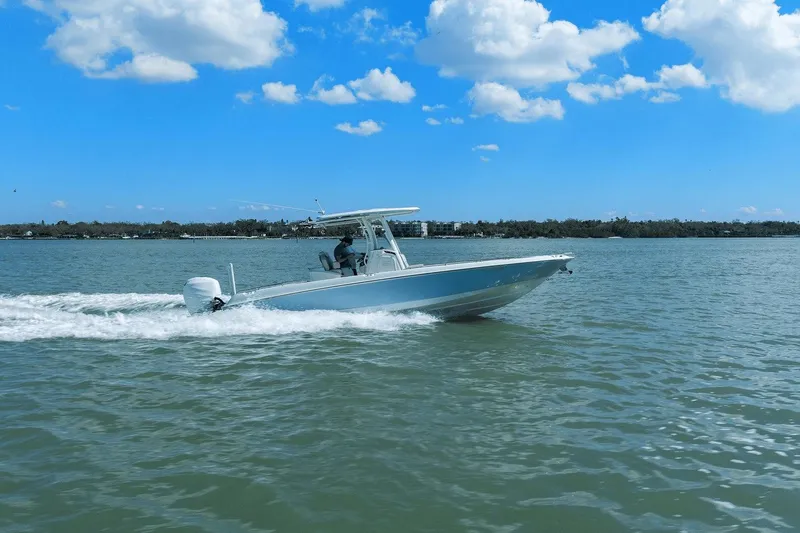 Slide: The Image of Boston Whaler 270 Dauntless 2020 - 8