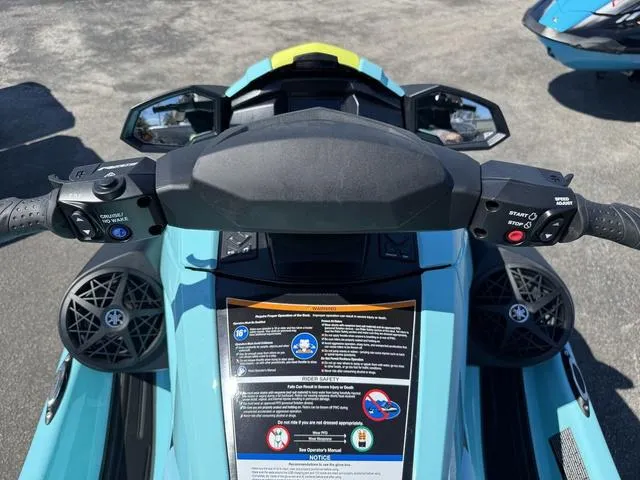 Slide: The Image of Yamaha VX Limited HO 2025 - 16