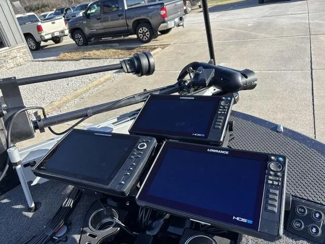 Slide: The Image of Fishing boat with advanced Lowrance HDS displays, iKon LX20, 2024 model. - 10