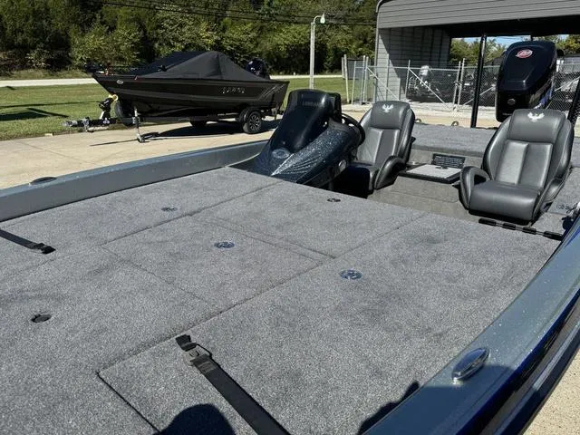 Slide: The Image of 2017 Phoenix 921 PRO XP fishing boat with spacious deck and dual seats. - 13