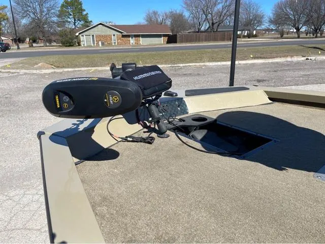 Slide: The Image of 2022 G3 Sportsman 1910 boat with Humminbird equipment on deck. - 8