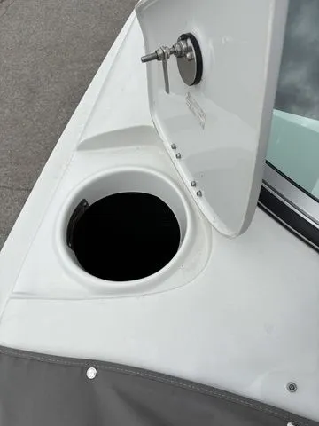 Slide: The Image of Crownline Boats 290 SS 2021 - 16