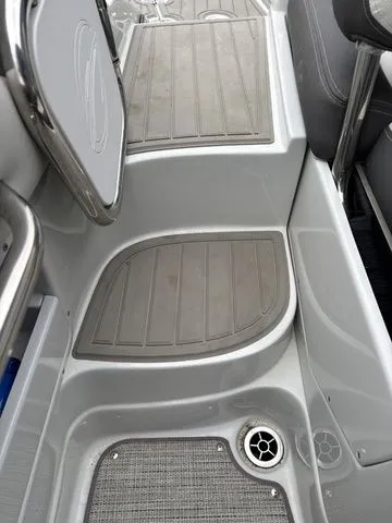 Slide: The Image of Crownline Boats 290 SS 2021 - 17