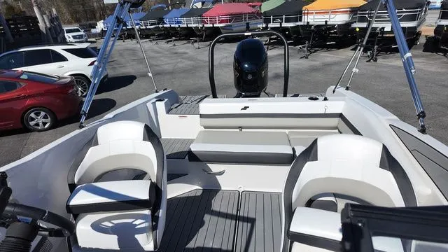 Slide: The Image of Starcraft SVX 210 DC OB 2025 - 16