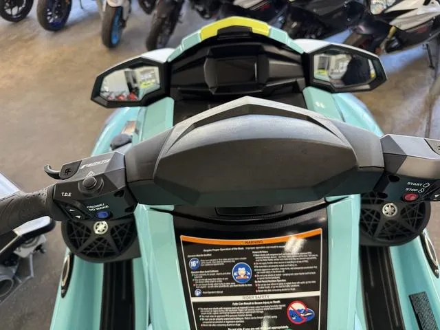 Slide: The Image of Yamaha VX Limited HO 2025 - 10