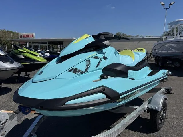 Slide: The Image of Yamaha VX Limited HO 2025 - 16