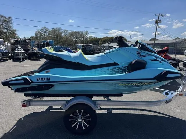 Slide: The Image of Yamaha VX Limited HO 2025 - 19