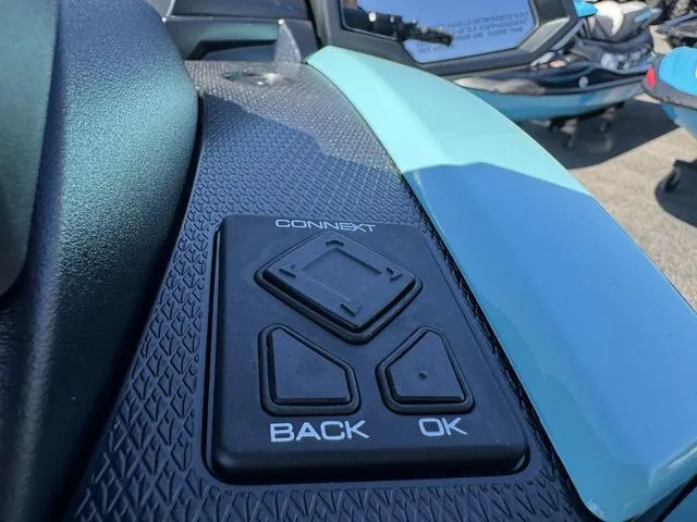 Slide: The Image of Yamaha VX Limited HO 2025 - 32