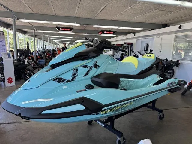 Slide: The Image of Yamaha VX Limited HO 2025 - 4