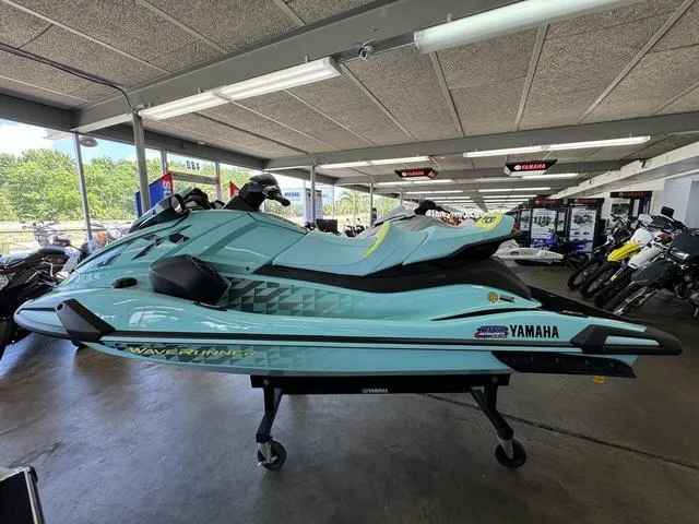 Slide: The Image of Yamaha VX Limited HO 2025 - 5