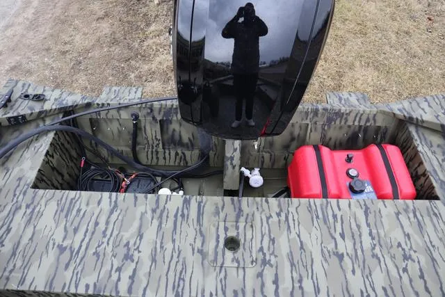 Slide: The Image of Lowe Roughneck 2070 Value Console 2025 - 14