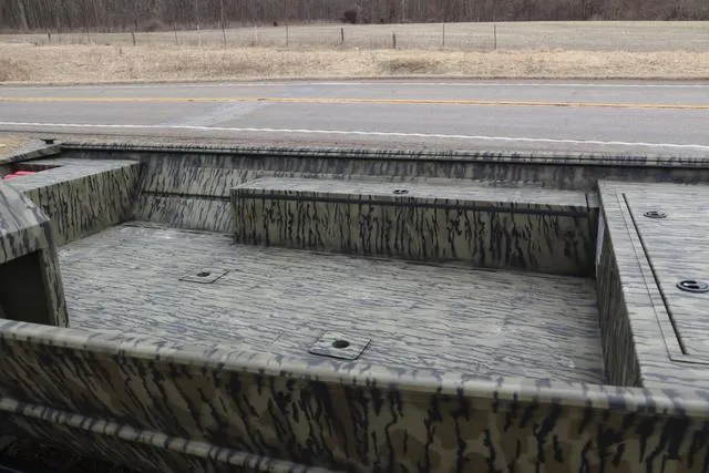 Slide: The Image of Lowe Roughneck 2070 Value Console 2025 - 3