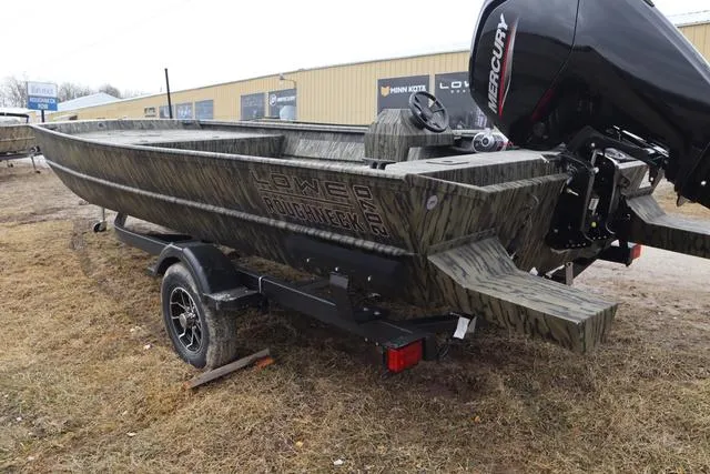 Slide: The Image of Lowe Roughneck 2070 Value Console 2025 - 6