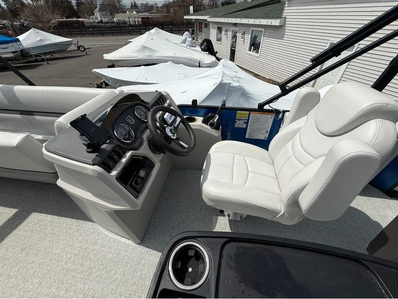 Slide: The Image of Sweetwater SW 2286 C 2023 - 32