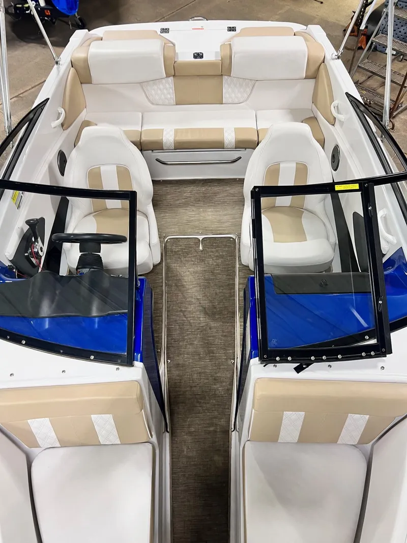 Slide: The Image of Glastron GT 187 2018 - 12