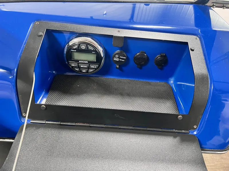 Slide: The Image of Glastron GT 187 2018 - 6