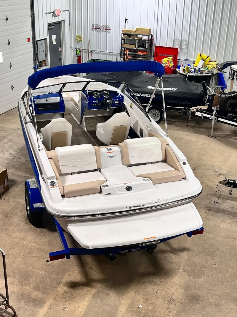 Slide: The Image of Glastron GT 187 2018 - 9