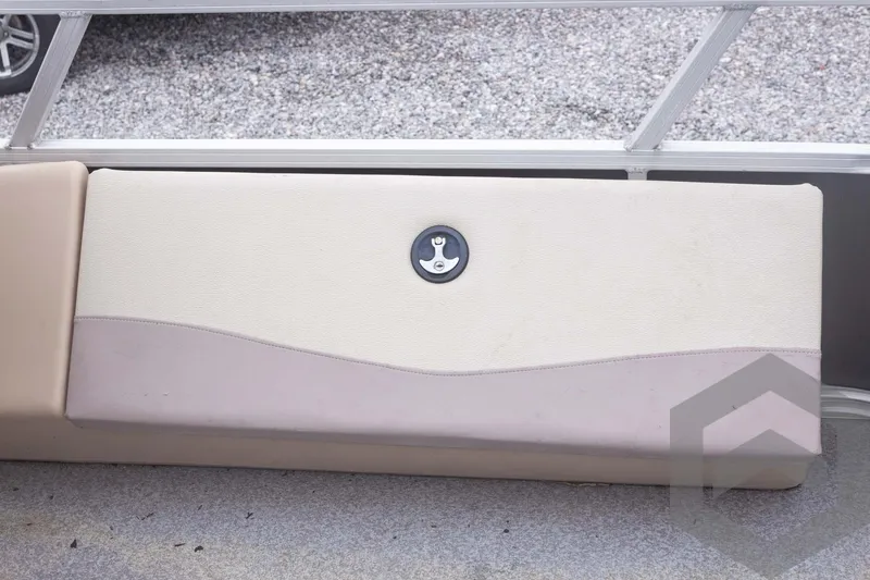 Slide: The Image of Sun Tracker Fishin' Barge 22 DLX 2015 boat seat with beige and taupe upholstery. - 28