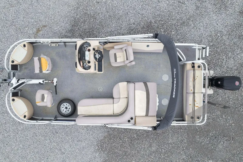 Slide: The Image of 2015 Sun Tracker Fishin' Barge 22 DLX pontoon boat, aerial view, spacious seating. - 30